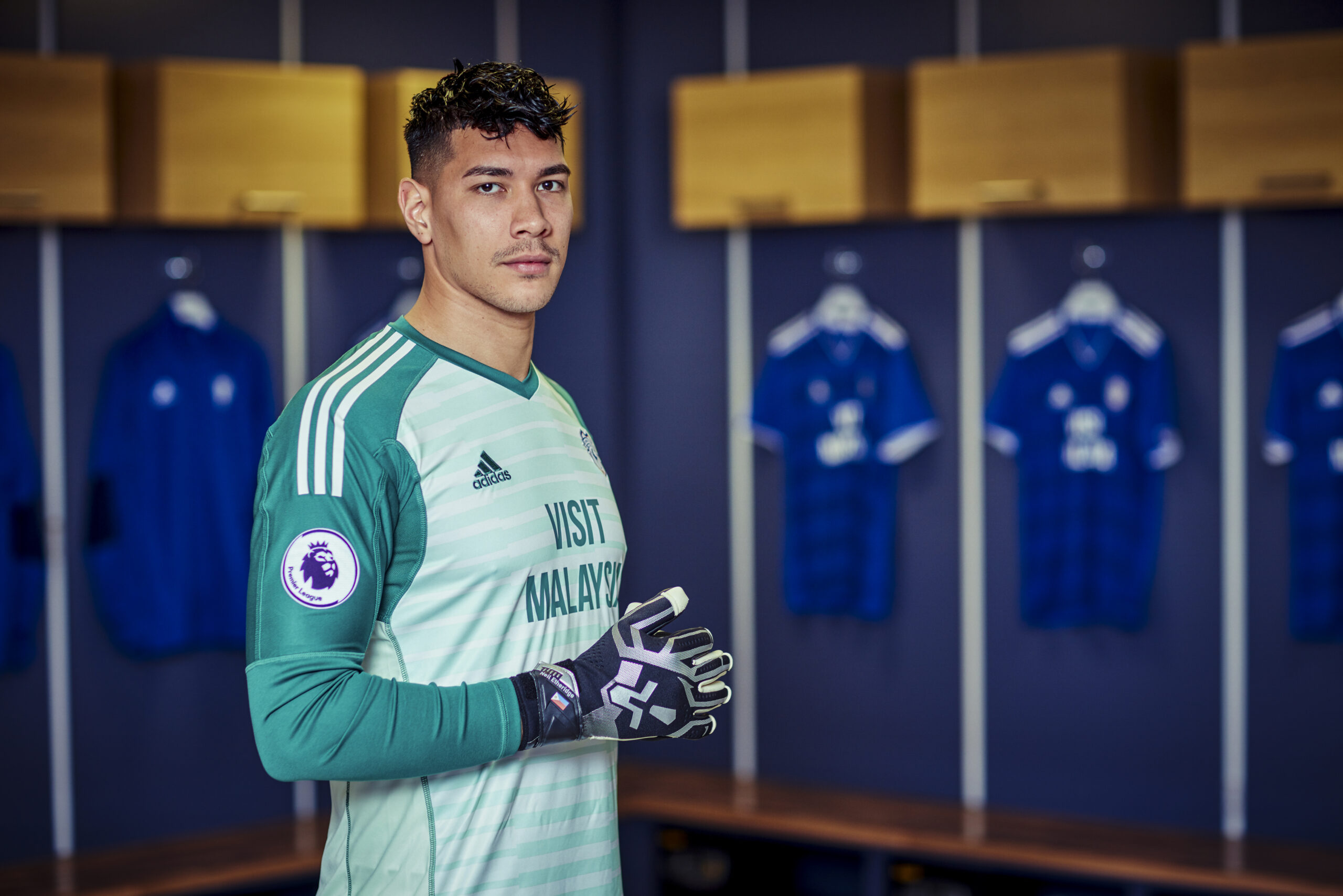 commercial-portrait-of-cardiff-city-goalkeeper-for-product-launch-photography-campaign